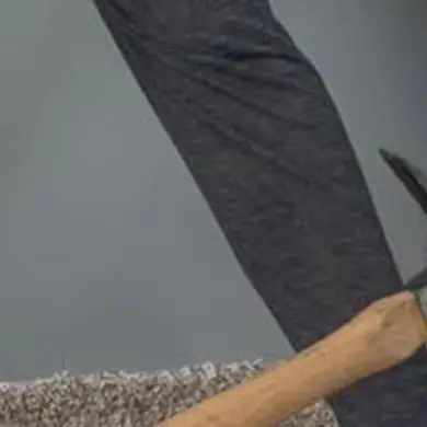 Shock Absorbing Grip Chisel Tool for Carpeting Needs for Professional Grade Performance Meets Residential Requirements