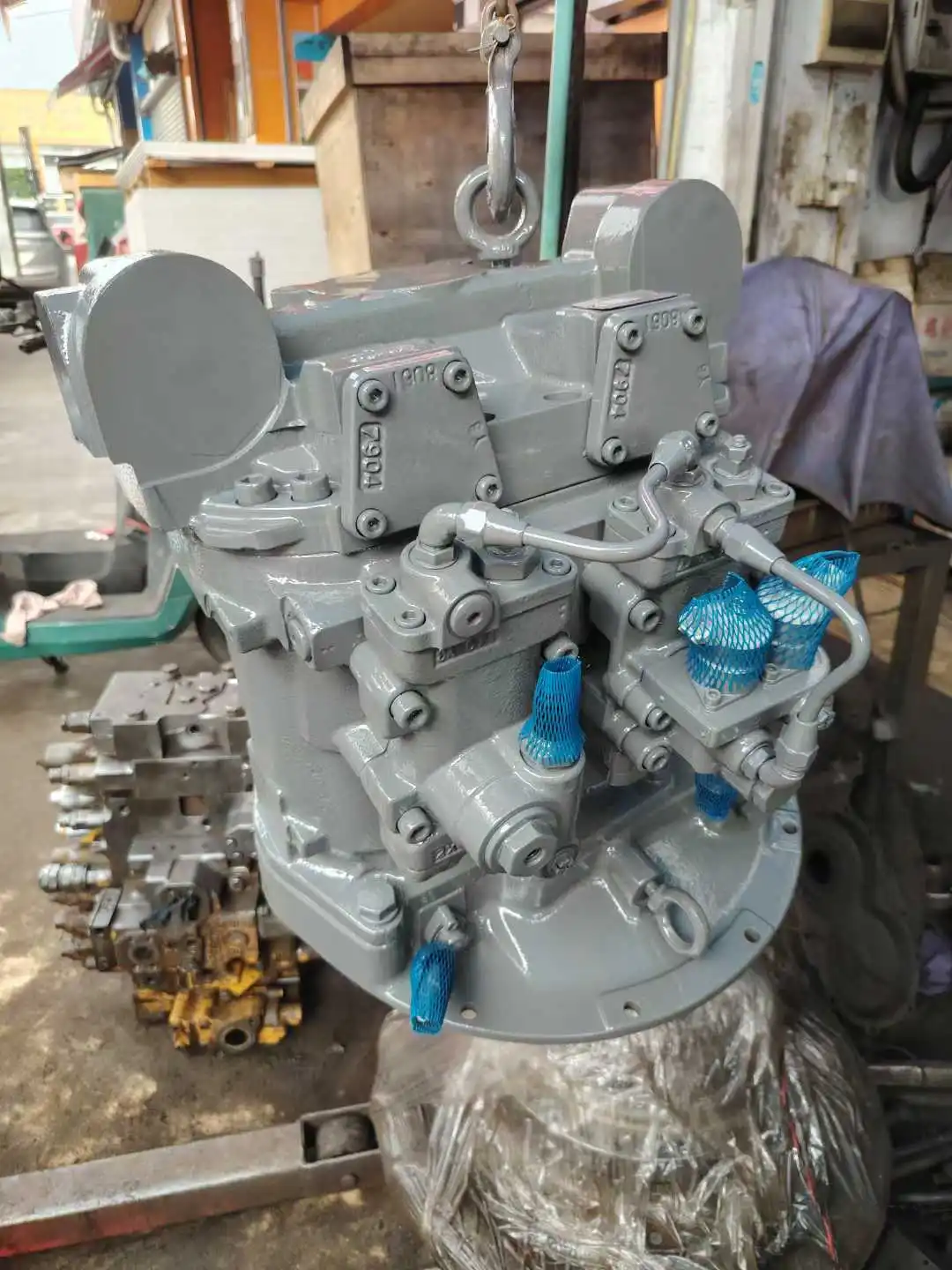 For Hitachi ZAX200-6 Excavator Hydraulic Pump HPV102 Main Pump Assembly Fit for Construction Machinery