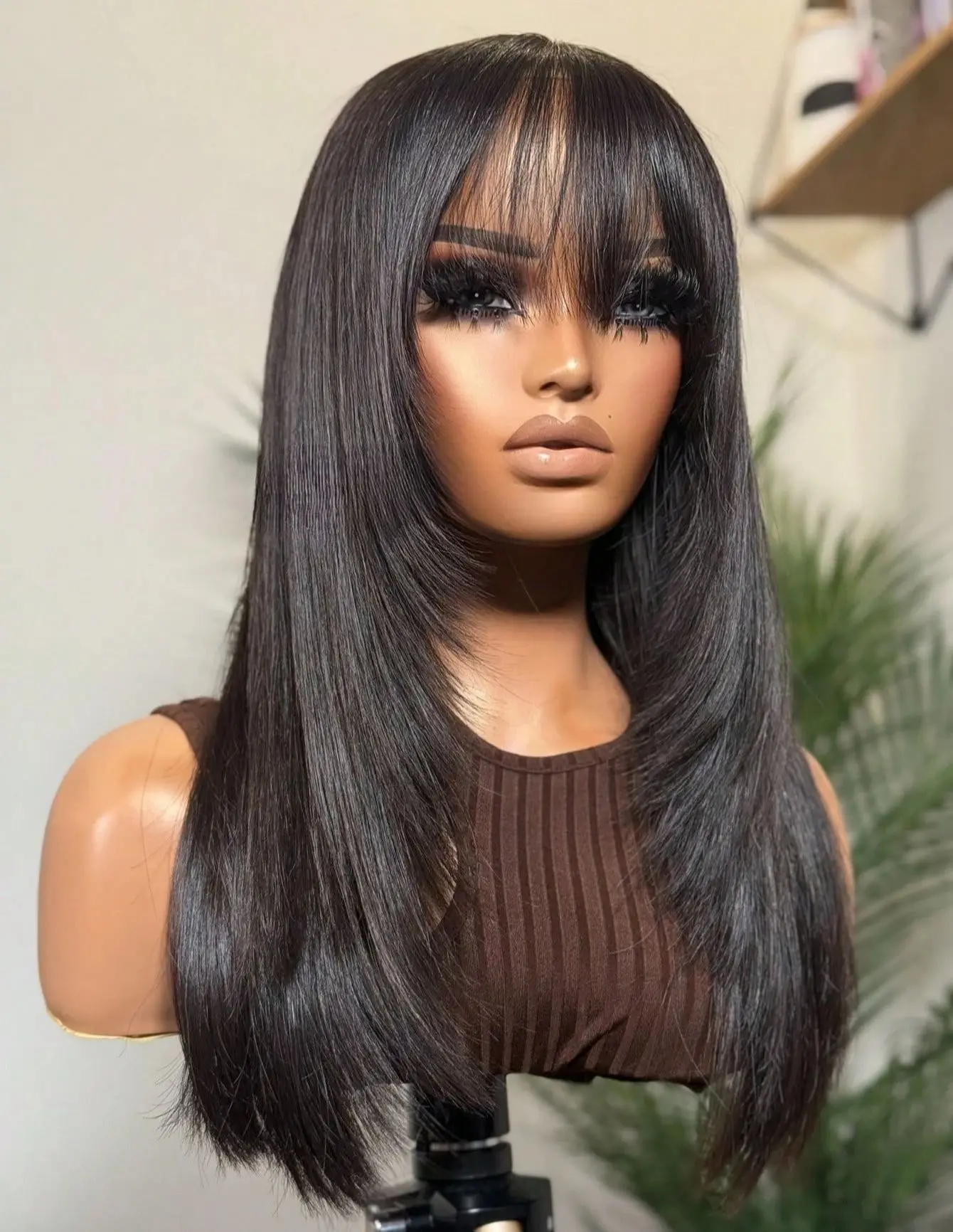 

Черный многослойный парик с кружевной передней частью и челкой, прямой парик с кружевным фронтом 13x4, предварительно сформированный, без клея, HD, синтетический, термостойкий, для косплея