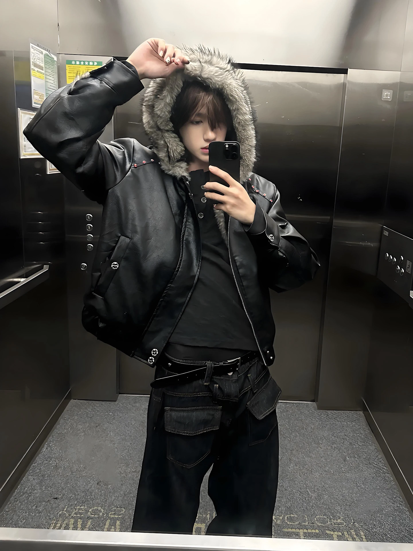 

American Sle Men's Bla Hooded Leather Jaet Thiened Winter Coat with Fce Cotton Inner And Fur Collar for Youth