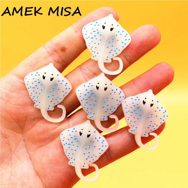 Original 3pcs/lot Luminous Fish PVC Shoe Charms Decorations Funny Glowing Manta Ray Designer Buckle Kids Gifts U501