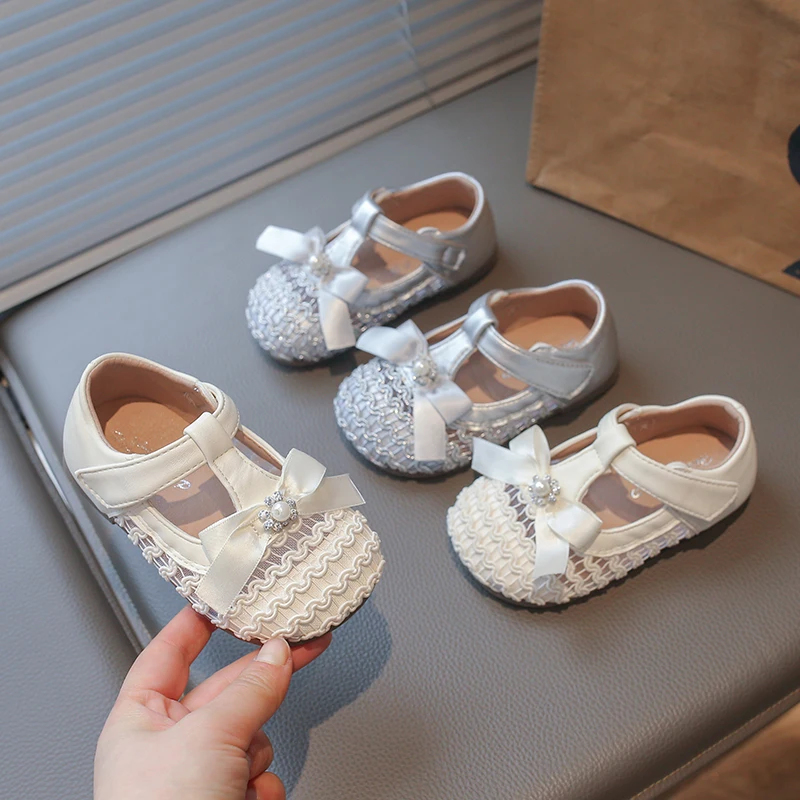 

Toddler Girls Princess Shoes with Cute Bow 2026 New Summer Kids Cut-outs Strappy Sandals Non-slip Trendy Party Wedding Dress Up
