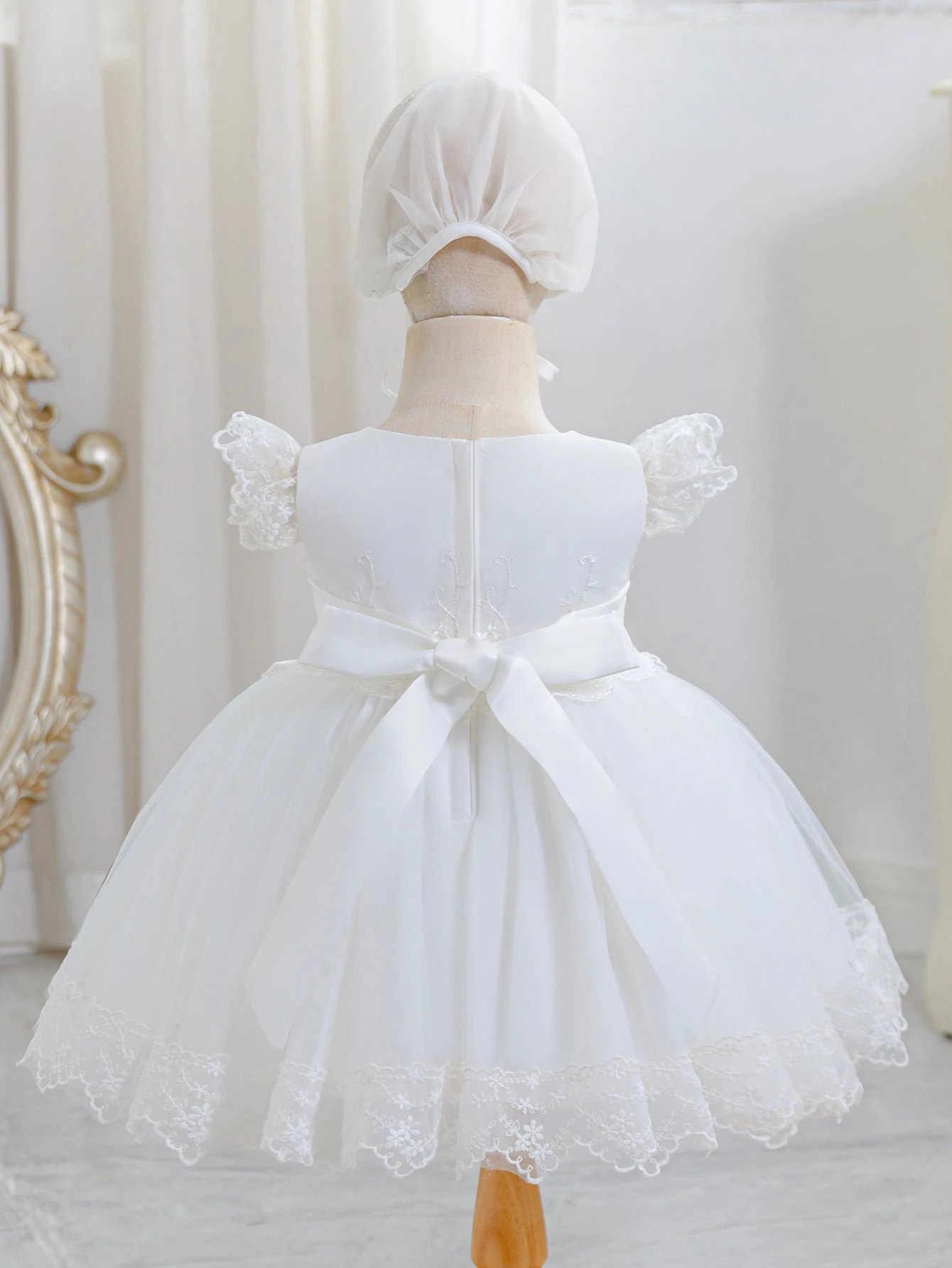 3-24 Month Old Baby Girl White Baptismal Dress Lace Mini Dress Birthday Party Fluffy Veil Dress