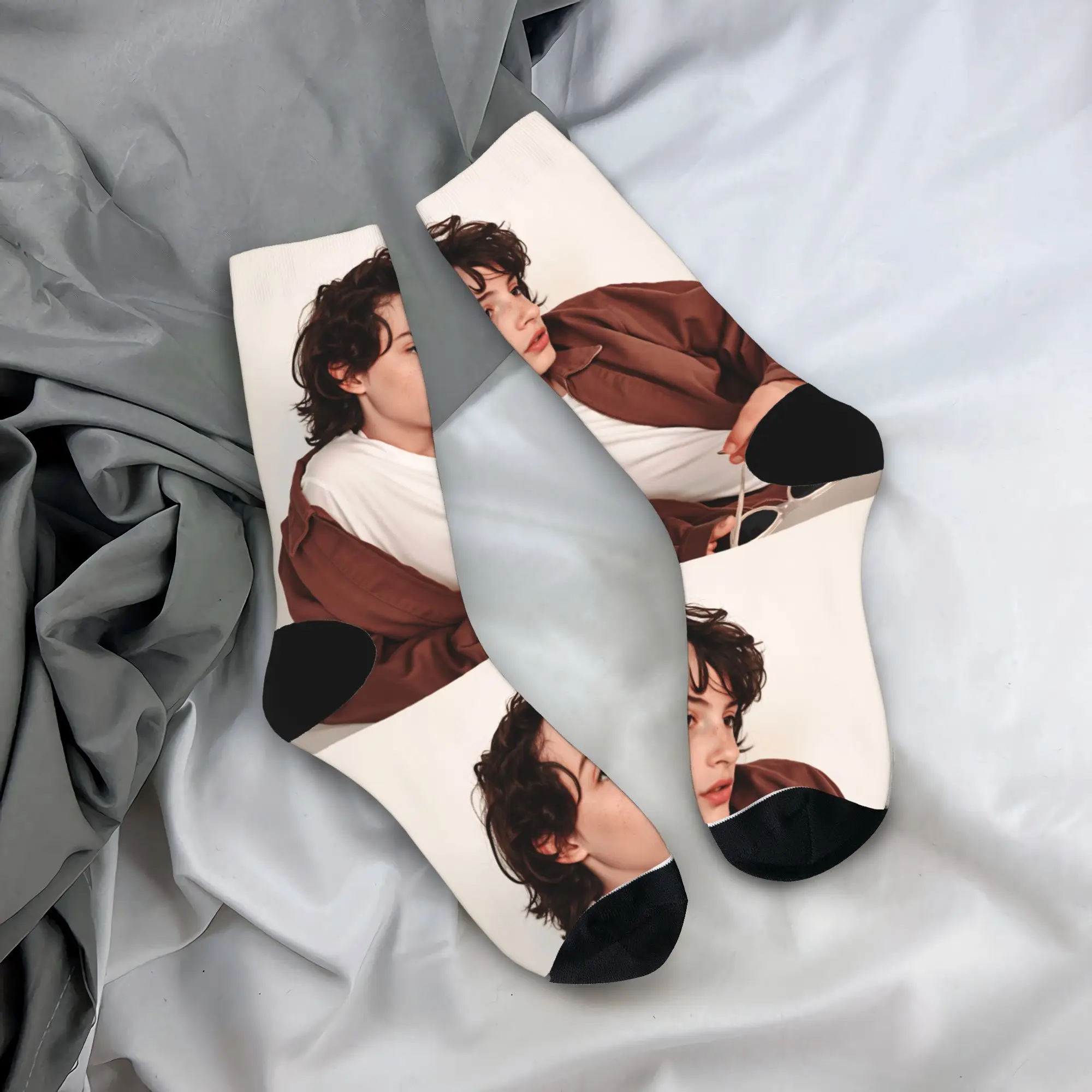 

Мужские носки унисекс F-Finn Wolfhard, осенние винтажные мягкие носки, дизайнерские спортивные нескользящие носки для бега