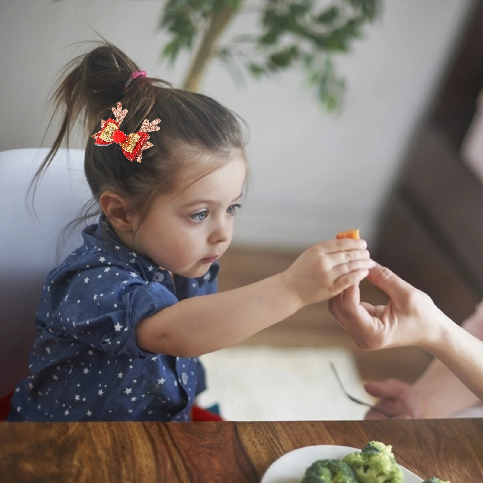 

2Pcs Festive Christmas Hair Clips Felt Elk Horns Barrette for Women Girls Holiday Party Costume Accessory Trendy Hair Decor