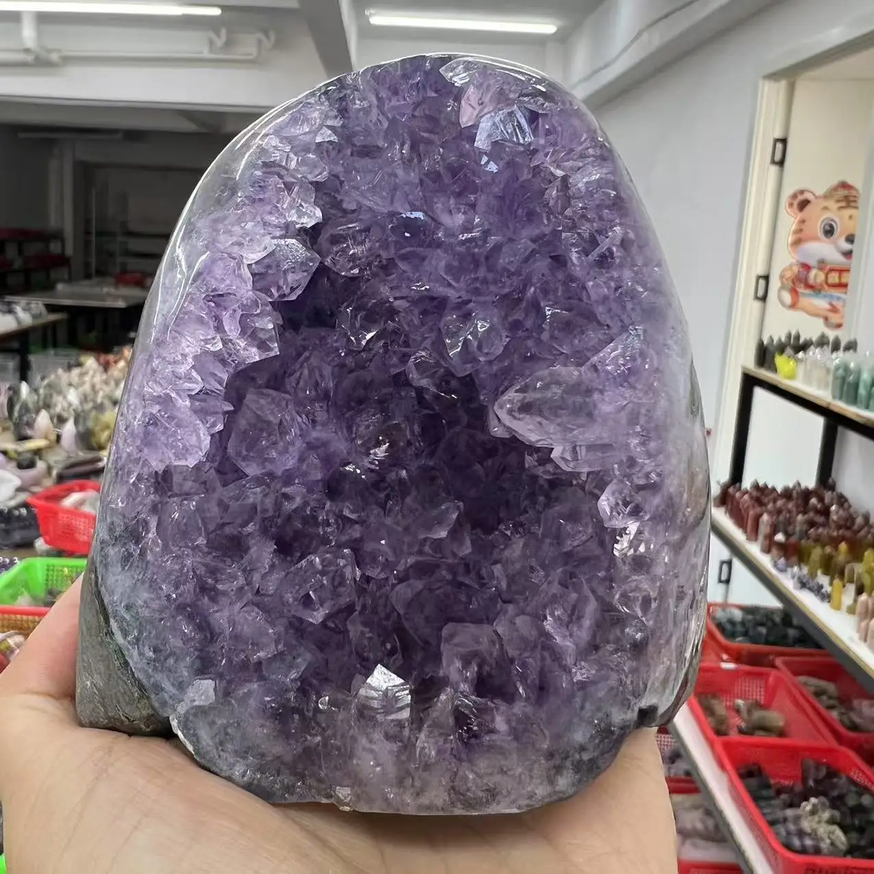 

922g 10cm Natural Uruguay Dream Amethyst Quartz Crystal Cluster stand
