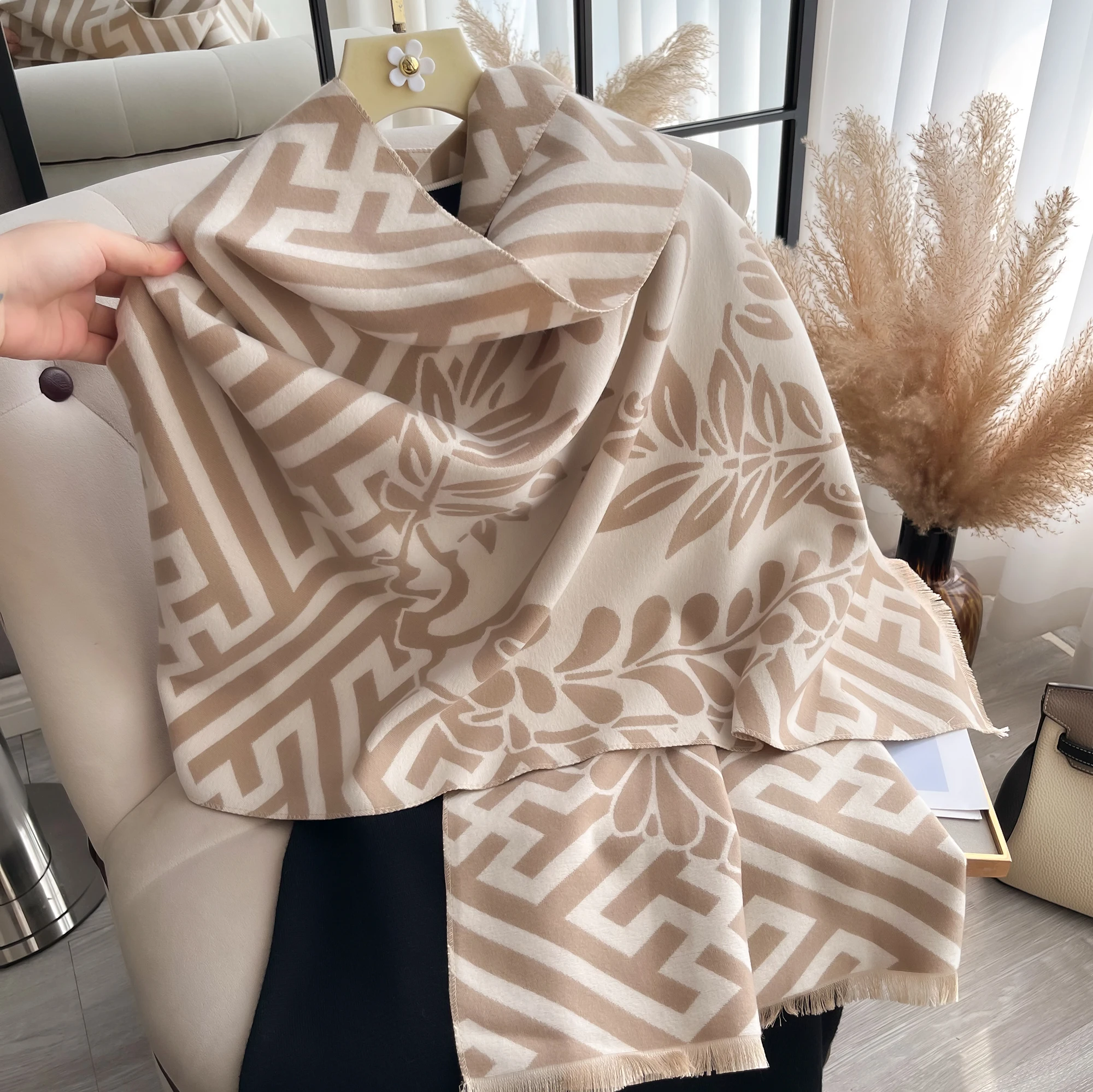 Warm and Elegant Plant Jacquard Scarf Imitation Cashmere, Fringed, Large Shawl for Autumn and Winter, Coldproof Blanket Scarf