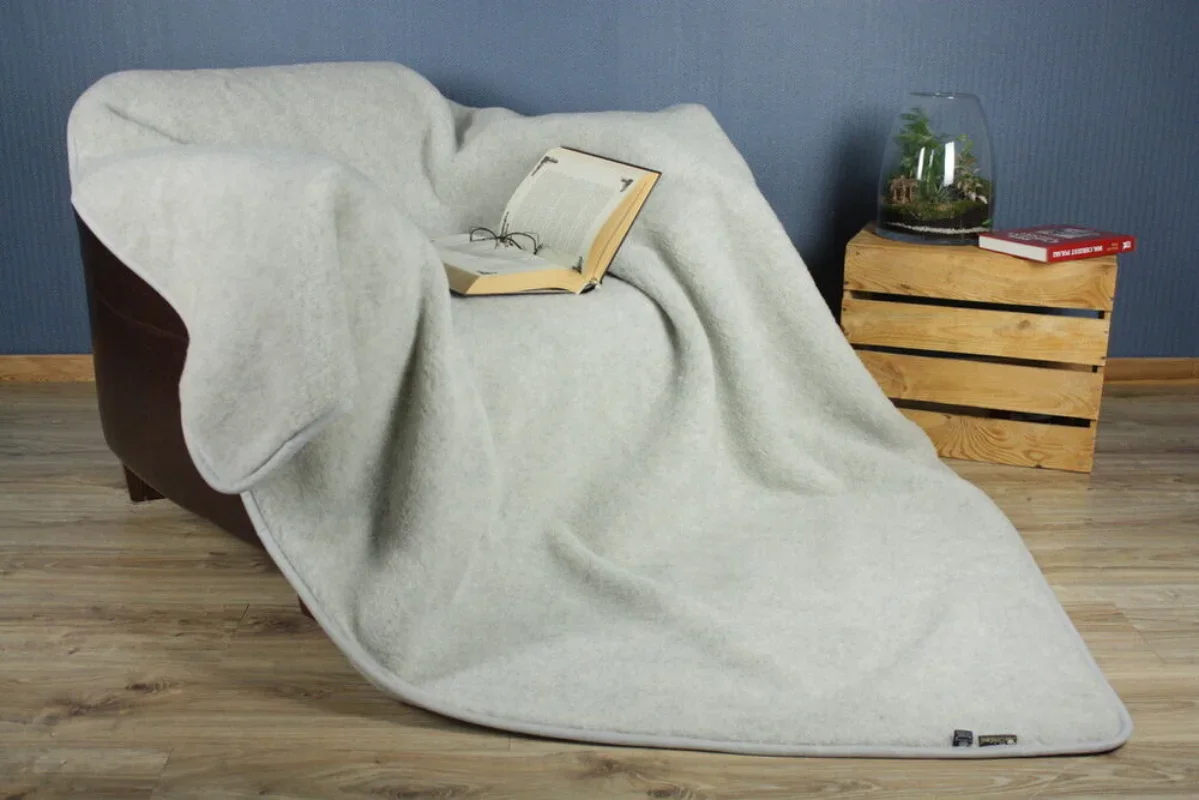 Simple and Comfortable Wool Blanket Merino Wool Blanket All Sizes Natural Hem Autumn and Winter Warm Blanket