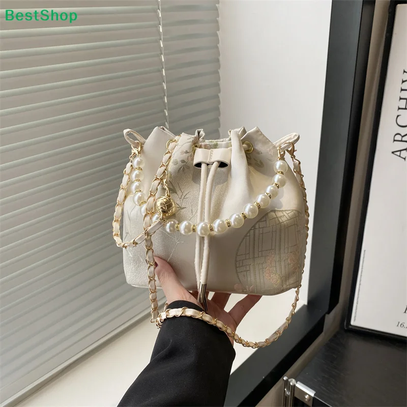 

〔R〕Elegant Pearl Chain Bucket Bag - Chinese Style Embroidered Drawstring Crossbody Purse for Women