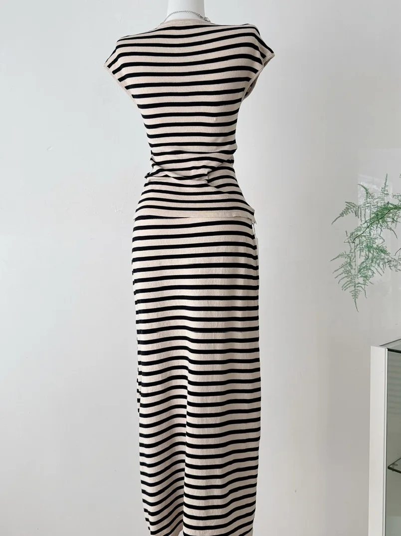 

Повседневная трикотажная футболка в полоску U-Ne ort Sve, женская летняя юбка прямого кроя с высокой талией, удобный дышащий комплект...