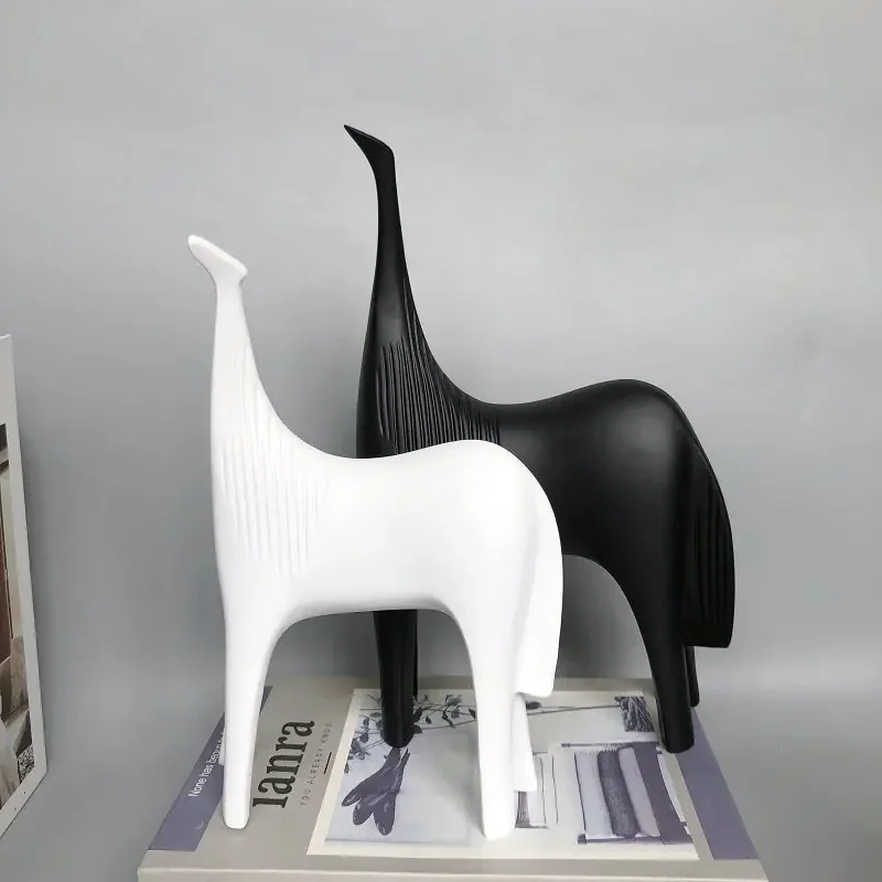 Modern minimalist black and white abstract horse sculpture ornaments, animal statues, office home decorations, resin crafts