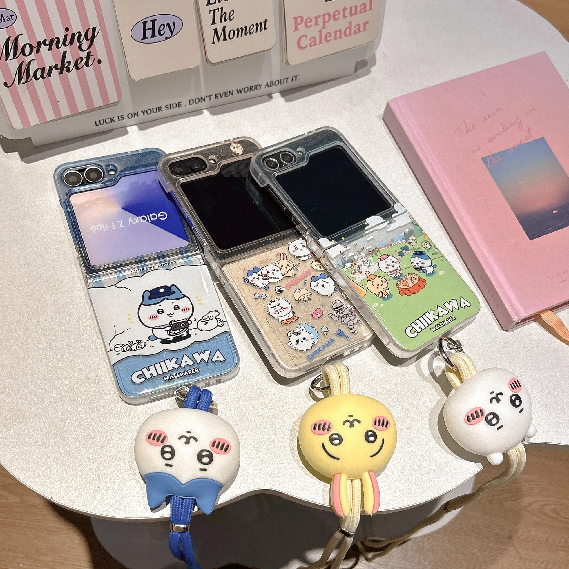 

Super Cute Usagi&Hachiware&Chiikawa With Cool Lanyard For Samsung Galaxy Z Flip 7.6.5 Transparent Hard Cover Scratch Resistant