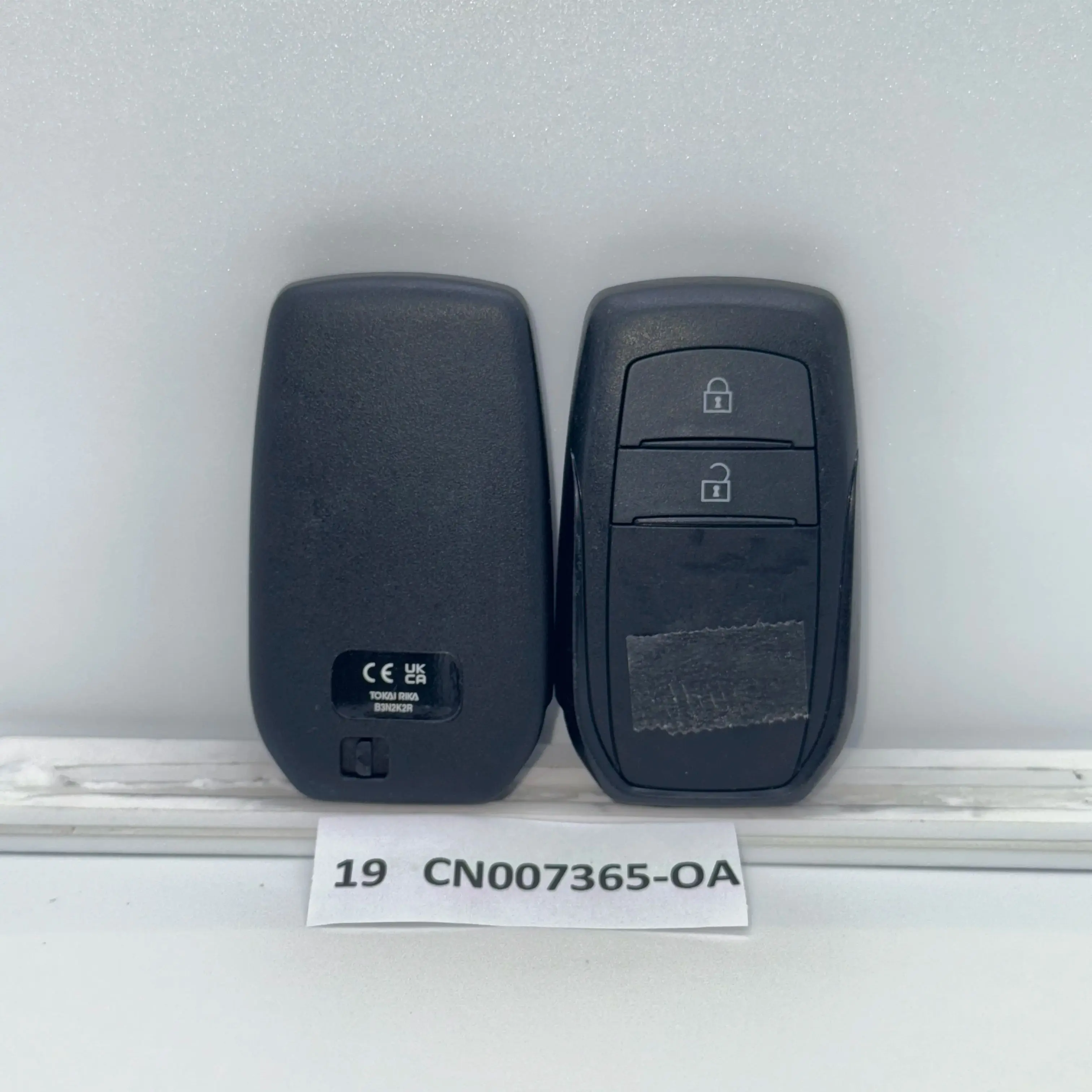 

CN007365 oem 2 Button 8A Chip 434Mhz Toyota Remote FCC B3N2K2R