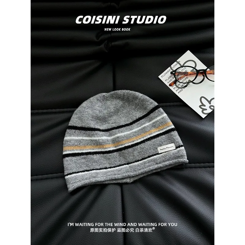 Neue Retro-Kontraststreifen-Strickmütze für Männer und Frauen im Herbst und Winter, warme und vielseitige Skull-Beanie-Mütze. – Detail 4