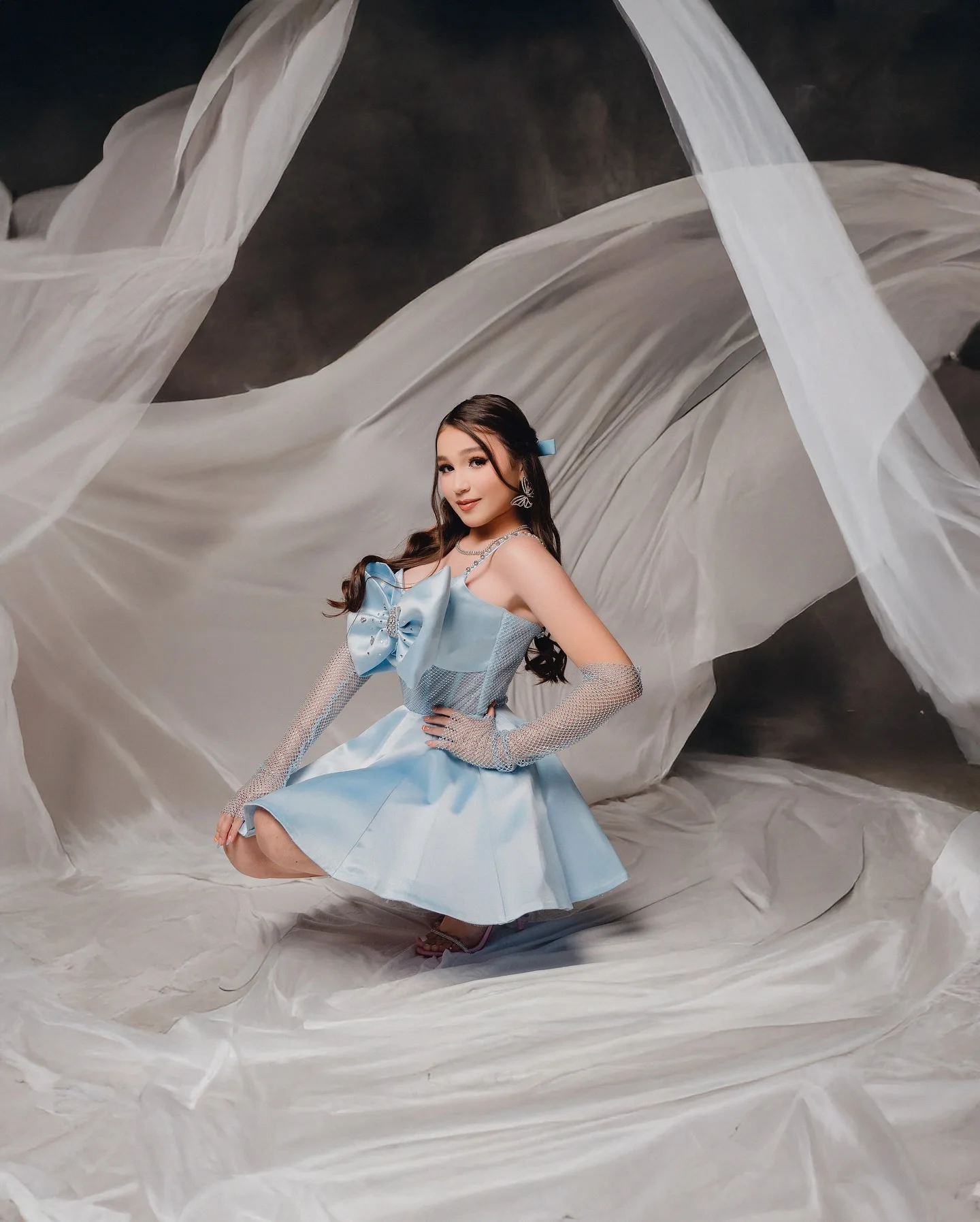 新着ブルーショートドレスビッグリボンビーズストラップホームカミングパーティードレスチュール袖付き女性の誕生日ドレスカスタム