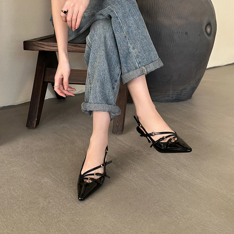 

Fashion Metal Buckle Low Heels Closed Toe Pumps Women Elegant Slingbacks Party Banquet Wedding Sandals Footwear Dress Shoes