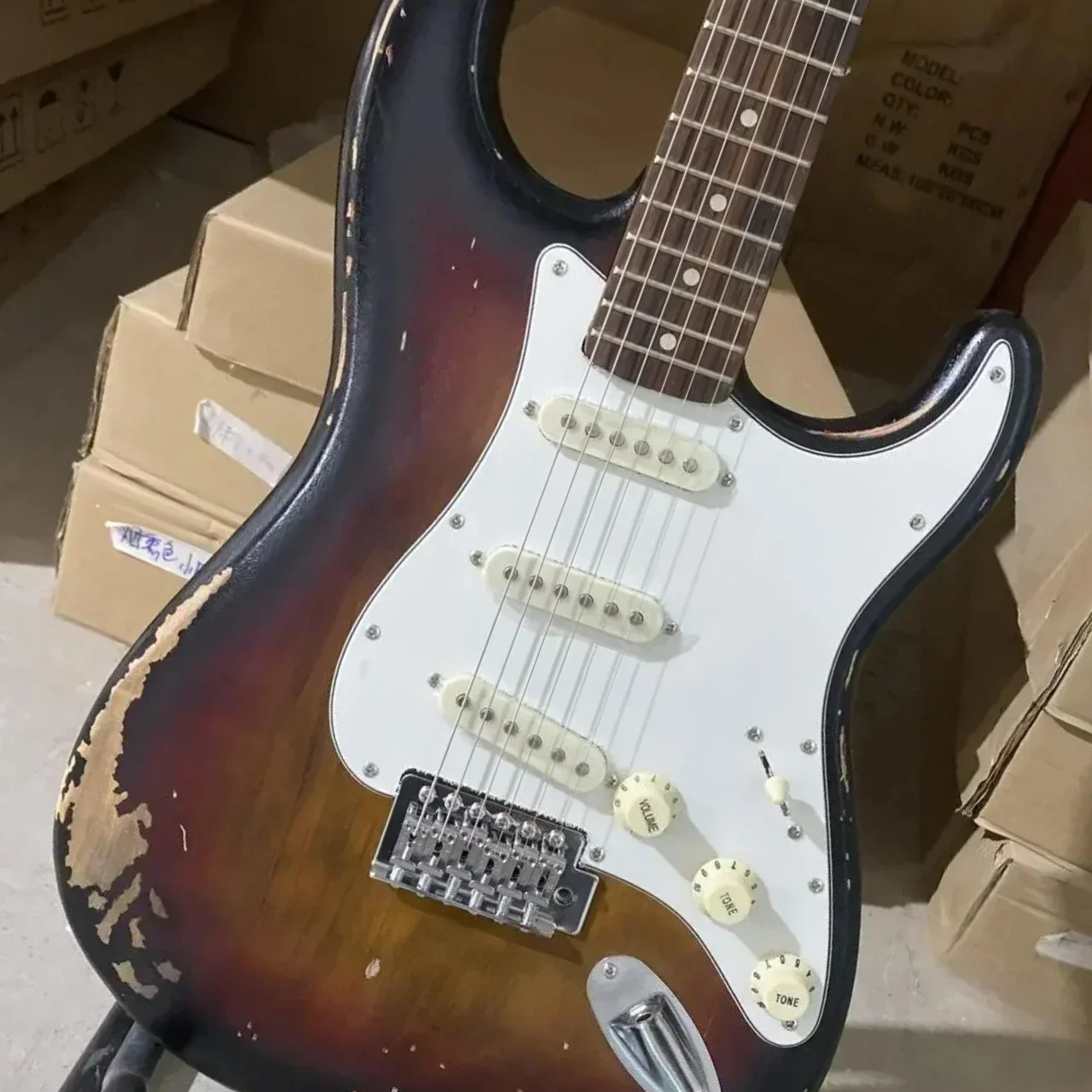 

39-дюймовые бестселлеры с Рождеством, винтажная гитара Sunburst, корпус из ольхи, звукосниматели из нержавеющей стали, ROCK JAZZ