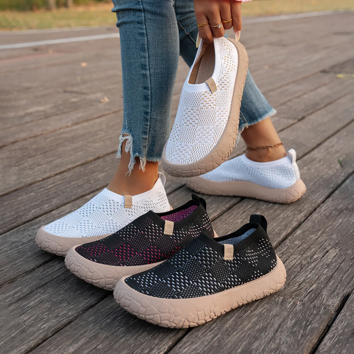 Women's sports casual new versatile thick sole heightening light breathable non-slip soft sole comfortable walking shoes