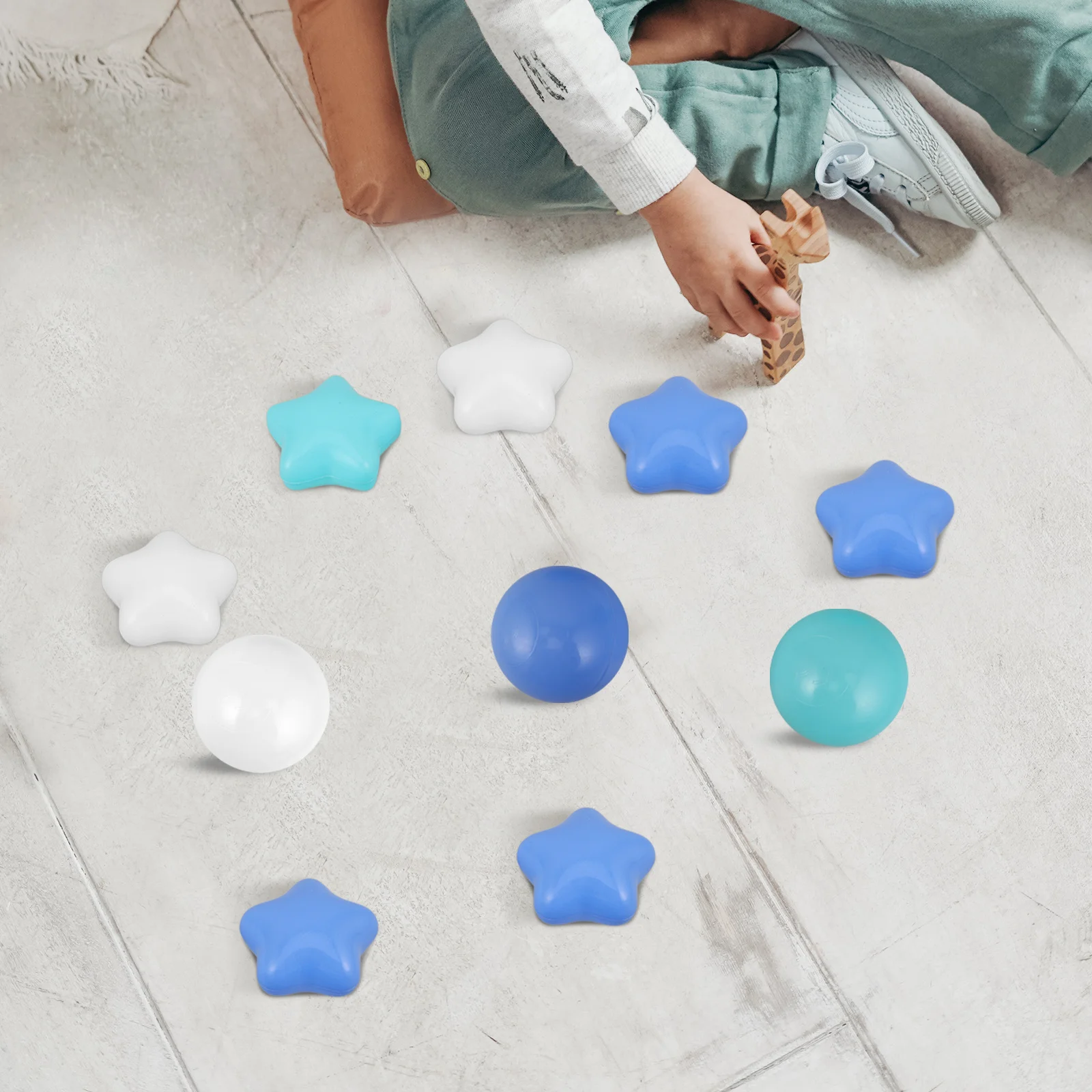 100 Stück Bunte Ozeanbälle Sternförmige Plastikbälle Bruchsichere Spielbälle für Kinder Kleinkinder Baby-Laufstall Innen- und Außenbereich Party