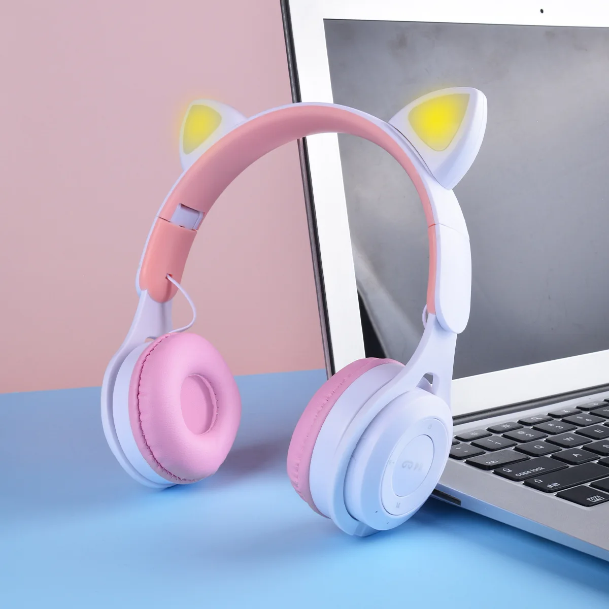 

Bluetooth Headset Rechargeable Light Effect Light Weight Foldable Insert AUX Cable TF Card Listen Music Play Game Headphone