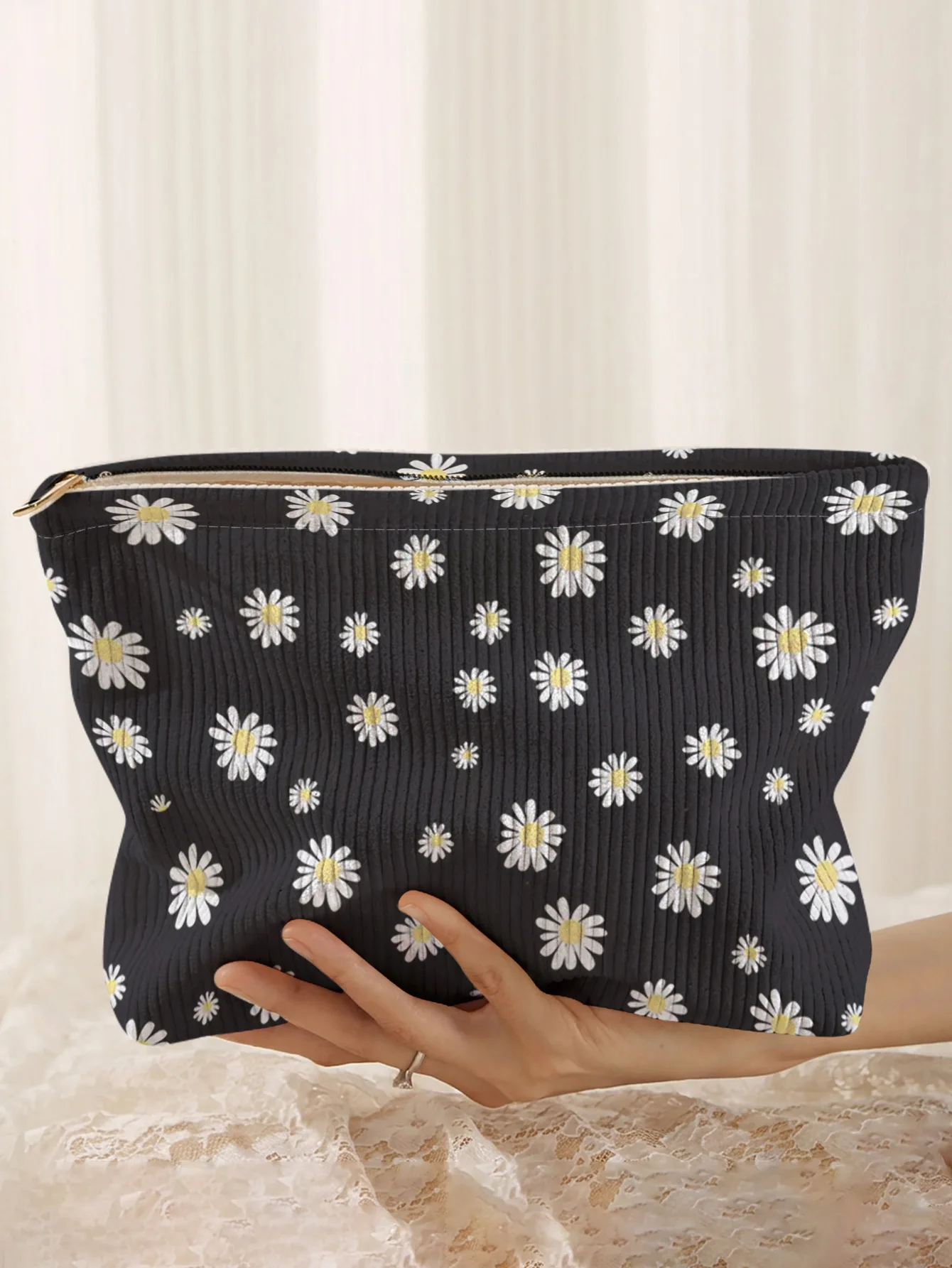 Daisy patterned corduroy makeup bag, lightweight zipper pouch, multifunctional lined bag for cosmetics