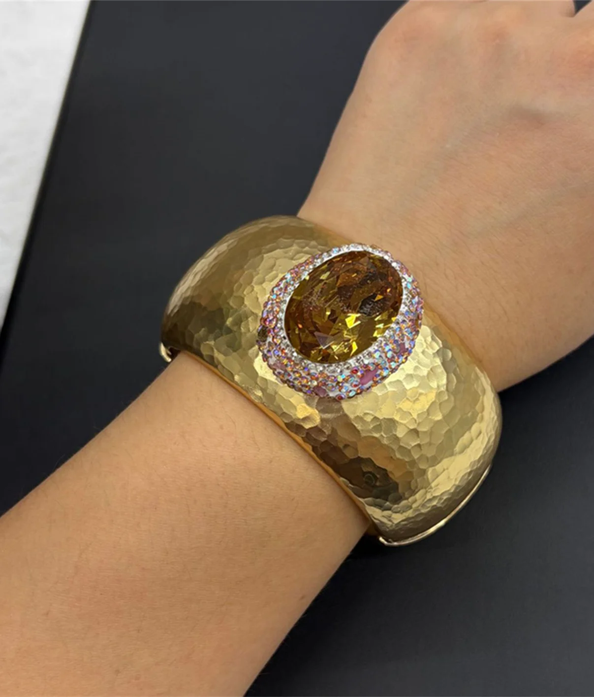 Fashion Hammered Forged Bangle Full Paved CZ Elegant Graceful Wrist Bracelet Sophisticated Accessory Hand Jewelry Christmas Gift