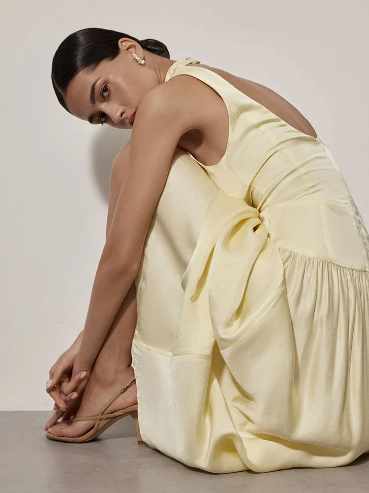 LangMao Half High Collar Backless Maxi Dress For Women Fashion Solid Color Sleeveless Loose Pleated Dress Elegant Outfits