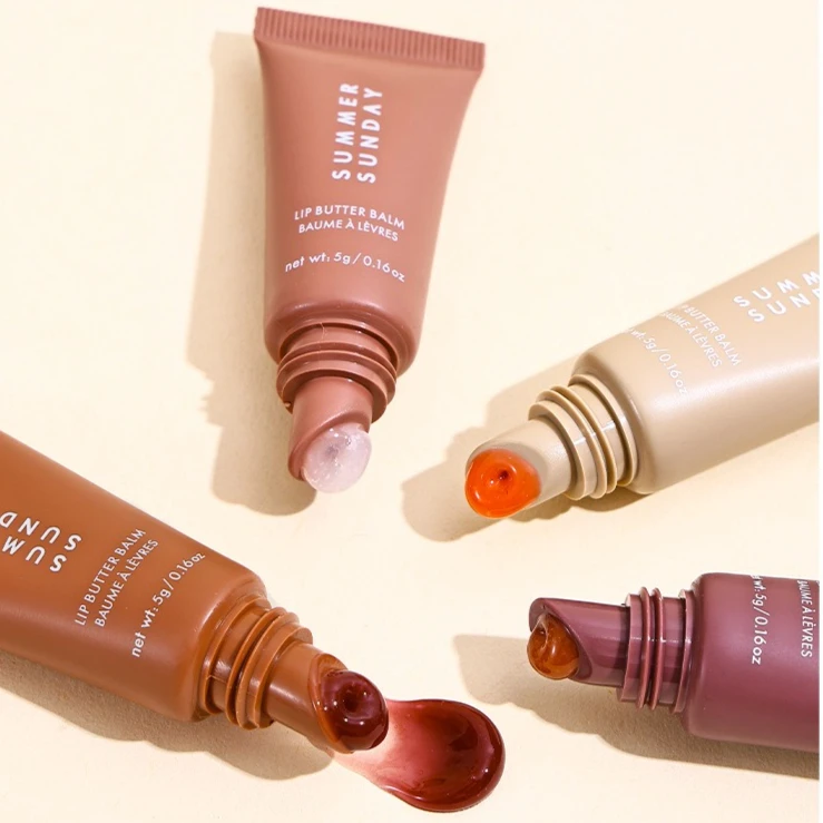 ลิปบาล์มมินิ 4 ชิ้น ลิปสติกบำรุงริมฝีปาก มาส์กบำรุงริมฝีปาก เจลสีทาปาก ลดเลือนริ้วรอยริมฝีปาก ลิปออยล์ ชุดคริสต์มาส