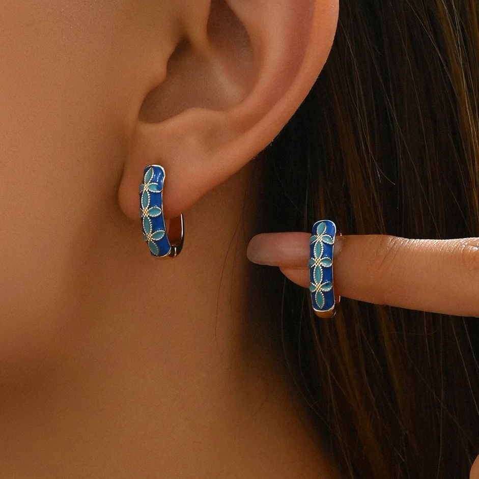 

1 Pair of Trendy Stylish Blue Dangle Earrings Four-leaf Clover Design Match Daily Outfits Party Accessories Fashionable Stuff