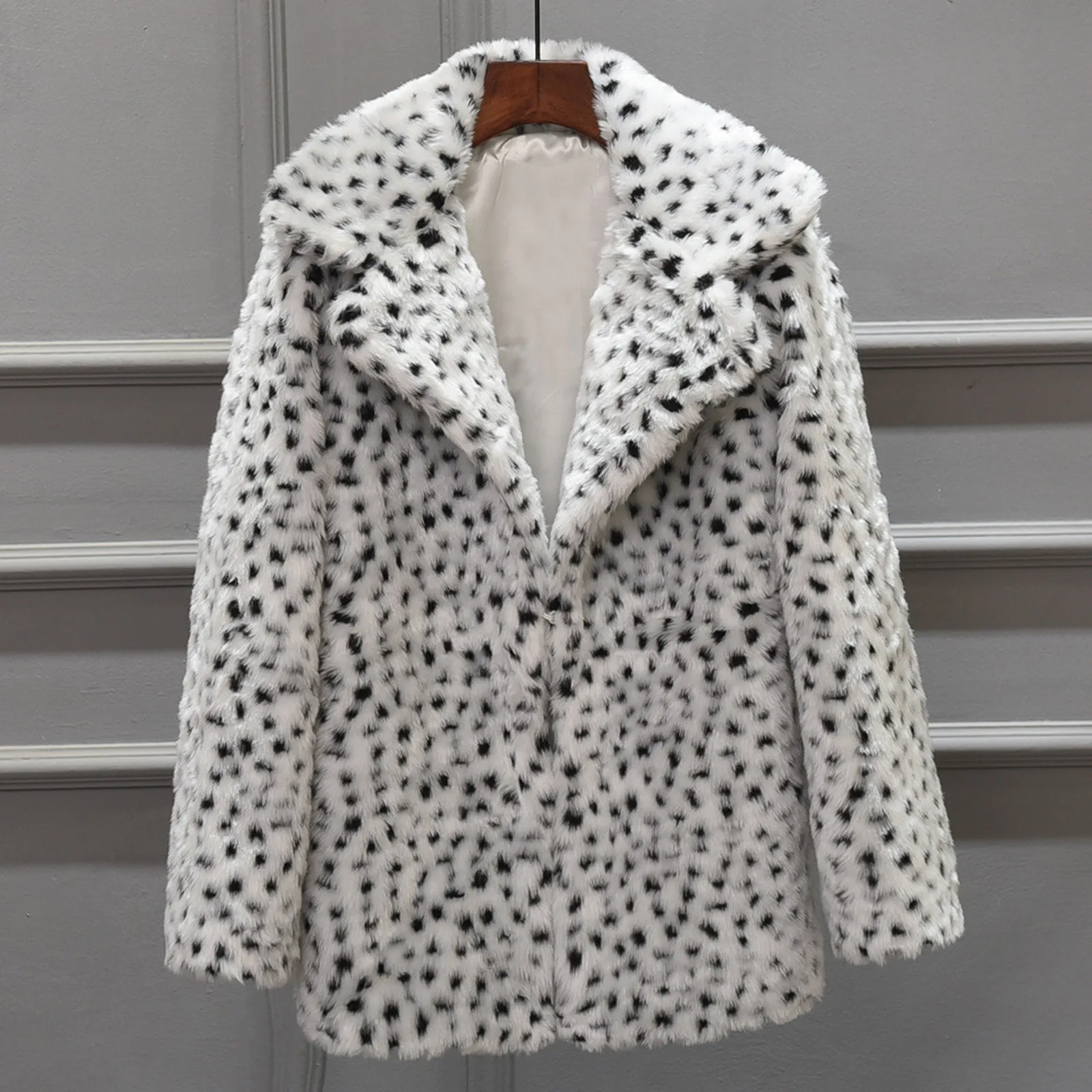 

2024 Women Furry Warm Long Sleeve Loose Female Coats Autumn Winter Fashion Lady Overcoat Streetwear Leopard Print Faux Fur Coat