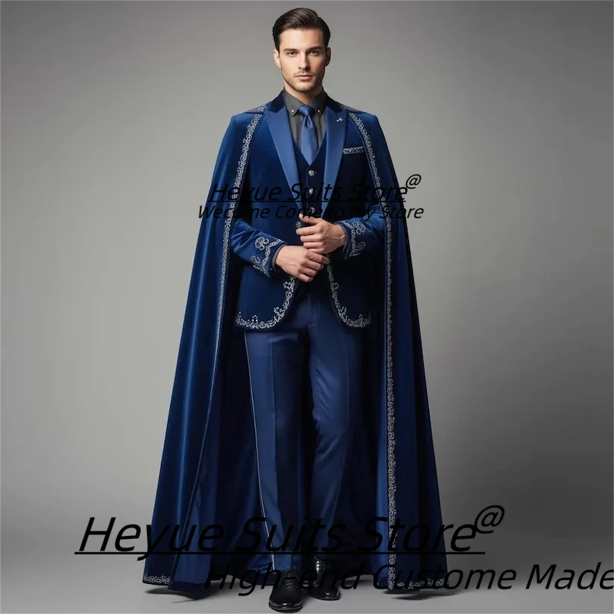 

Luxurious Navy Blue Bridal 3 Pieces Sets Male Party Blazers Customized Long Cape Groom Wedding Tuxedos 3Pieces Sets Ropa Hombre