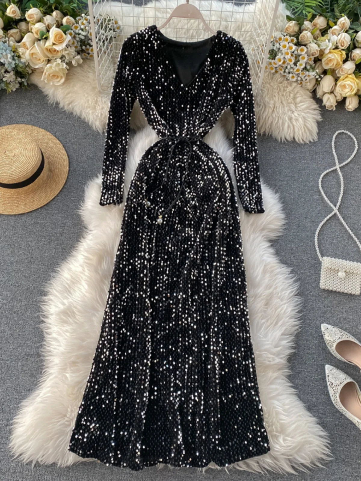 Sparkling Sequined Dress for Women Vintage V-neck Long-sleeved High Waist Banquet Elegant Temperament Dress 2025 Spring Autumn