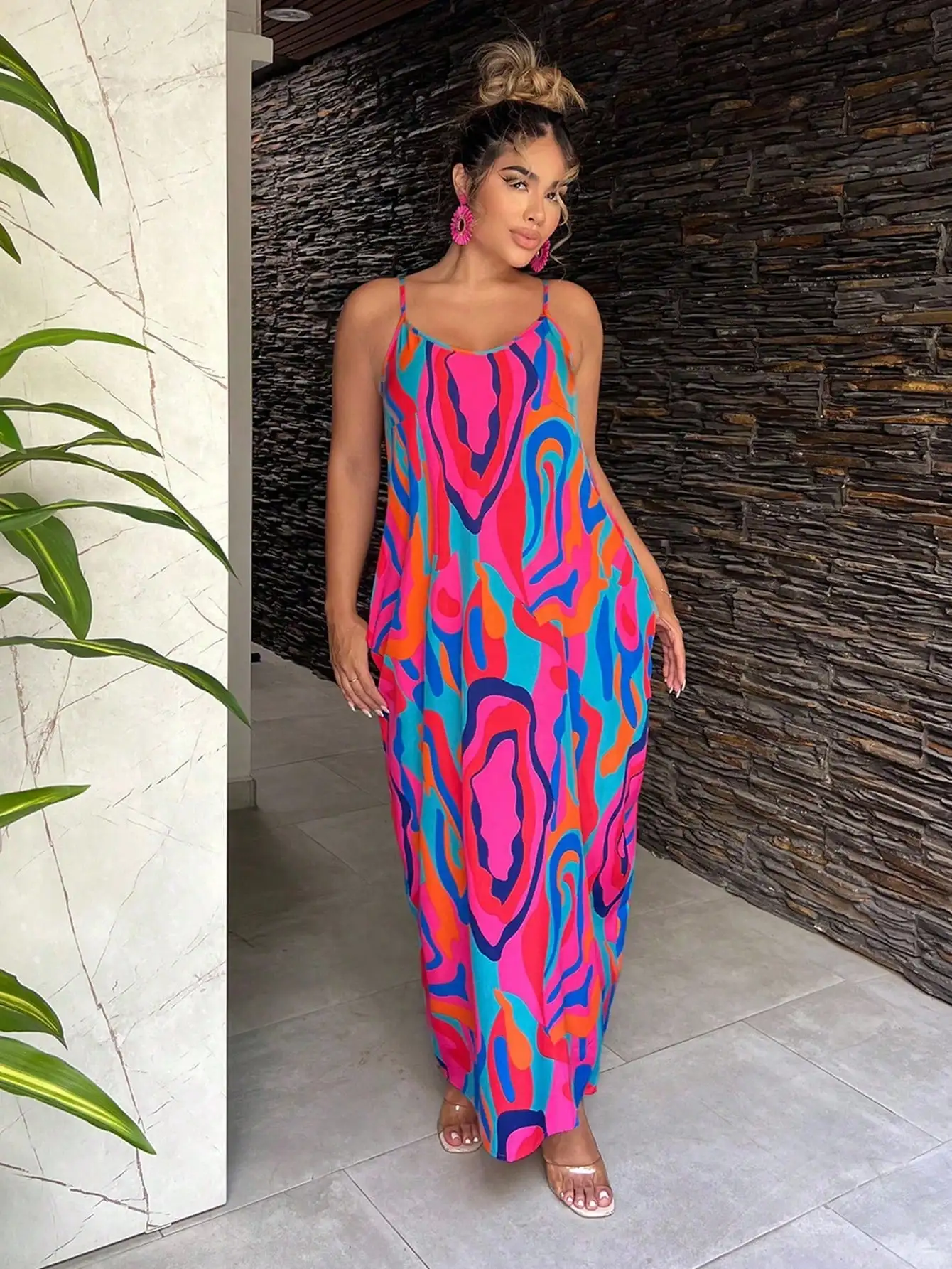 

Платье макси свободного кроя без рукавов с карманами и принтом по всей поверхности для пляжа и летних вечеринок, больших размеров