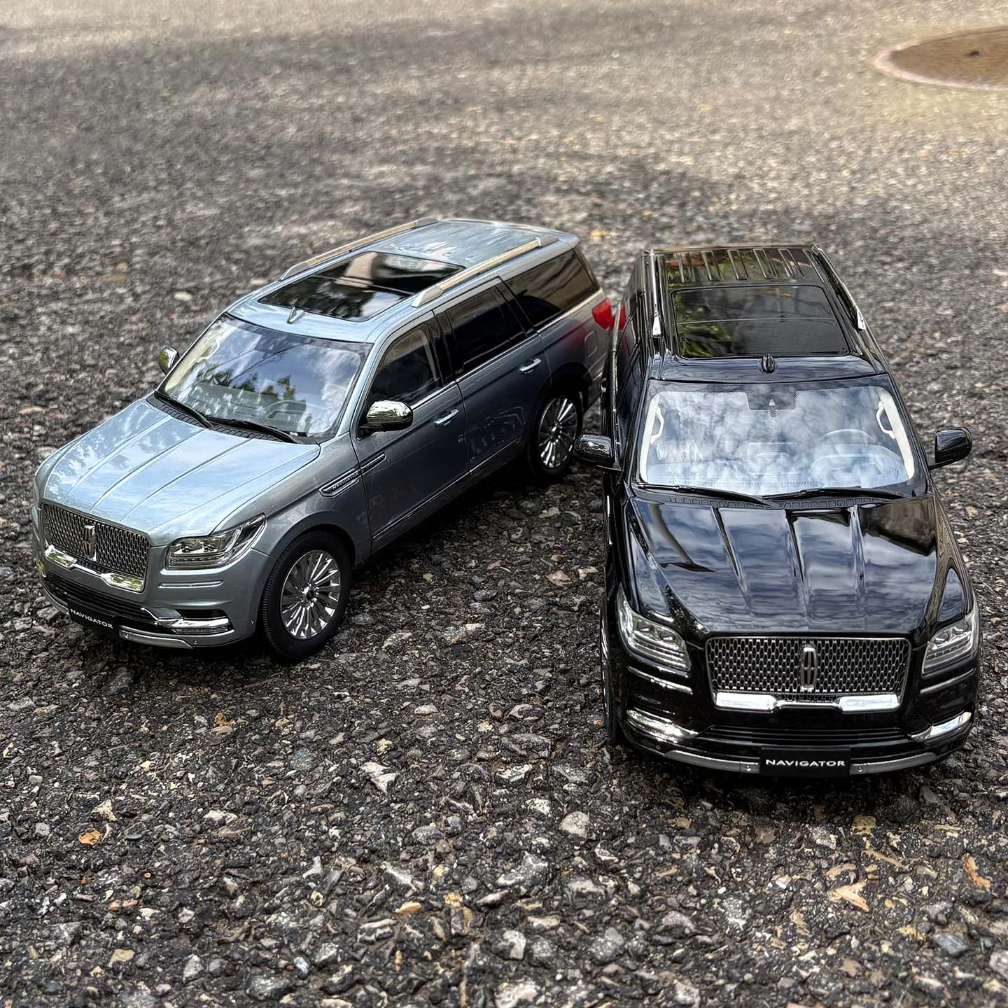 1:18 Original Model,Lincoln NAVIGATOR 2023,Alloy Car Model for Display,Gift and Collections