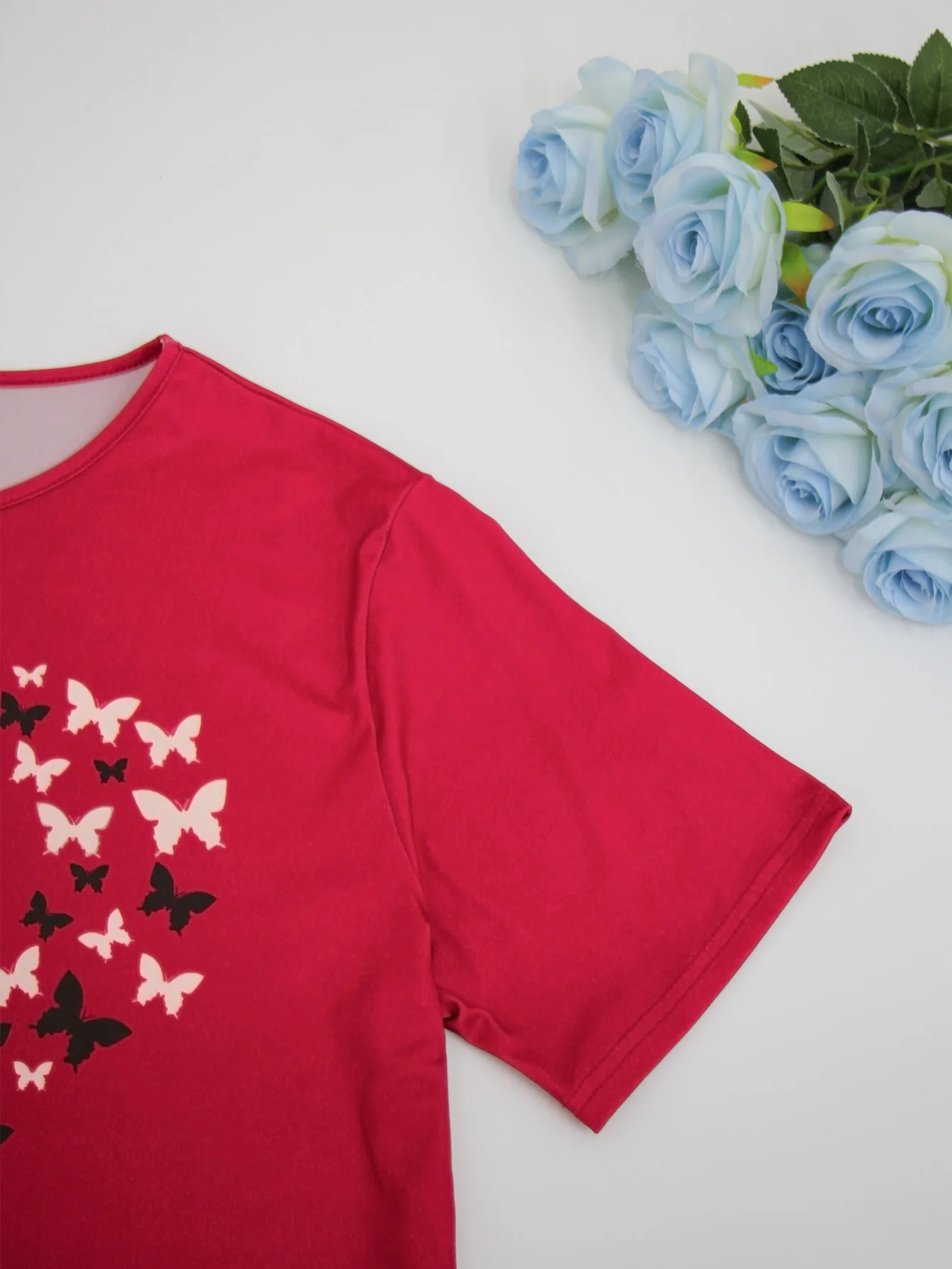 حجم كبير تي شيرت بأكمام قصيرة الربيع والصيف المرأة جولة الرقبة قصيرة الأكمام فضفاضة الحب تي شيرت أعلى