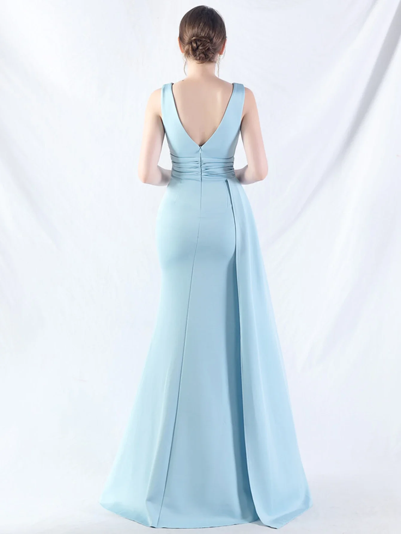 Simple V Neck Sleeveless Long Satin Maxi Prom Dresses Backless Long Cocktail Wedding Guest Ruched Foraml Evening Gowns vestidos