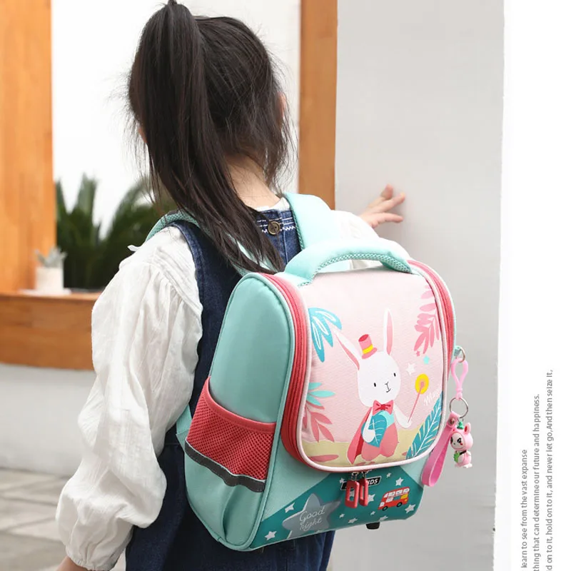 Mochila leve impermeável para crianças, saco bonito dos desenhos animados, saco de escola primária infantil, portátil de alta qualidade, colorido