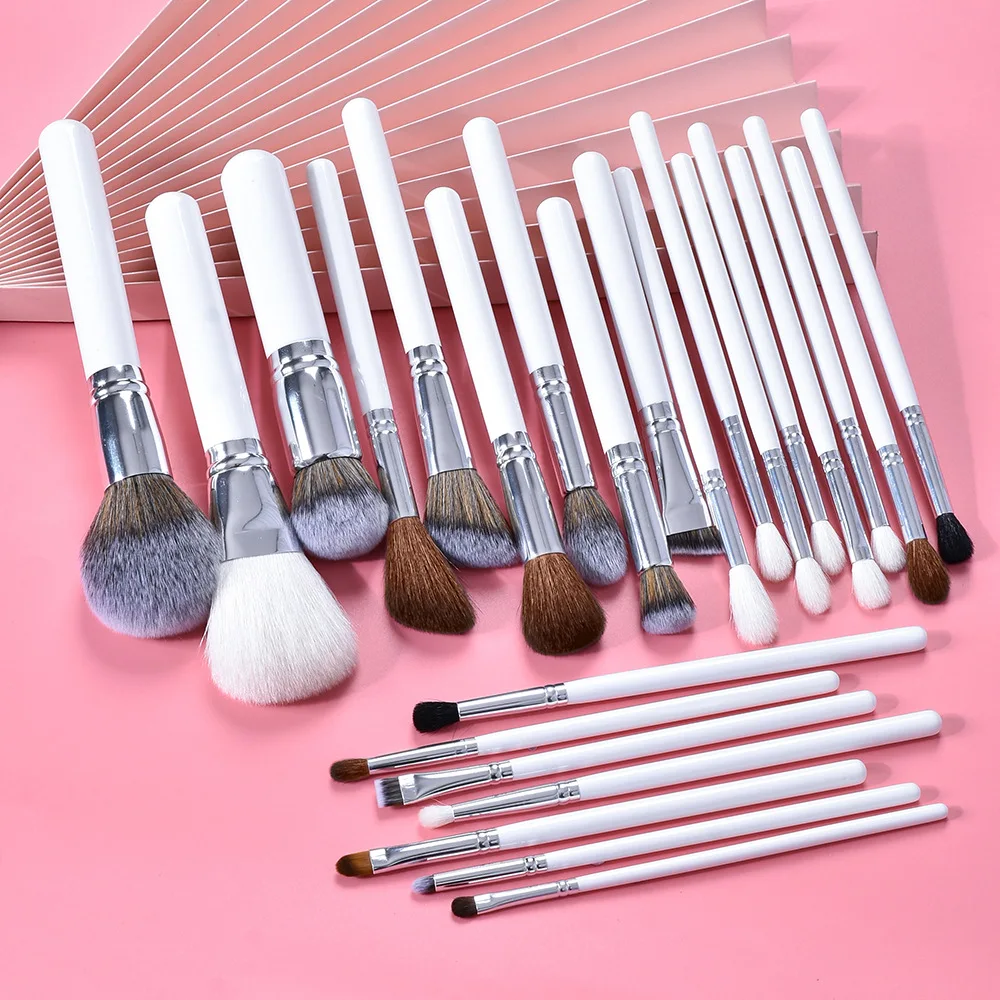 26pcs Makeup Brush Sets Professional Artists Using Angled Eye Contour Blending Brushes High Quality White Brush Custom Logo