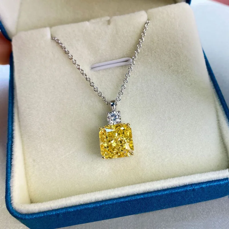 

Hot Selling Pink Yellow High Carbon Diamond Necklace Women's Square Ice Flower Perfume Bottle Pendant Fashionable and Luxurious