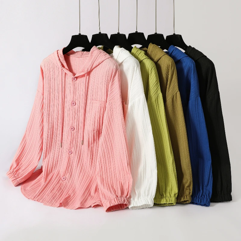

2026 Легкая свободная женская рубашка с длинным рукавом и капюшоном, универсальная блузка с защитой от солнца, весна-осень, новая повседневная однотонная рубашка в стиле ретро