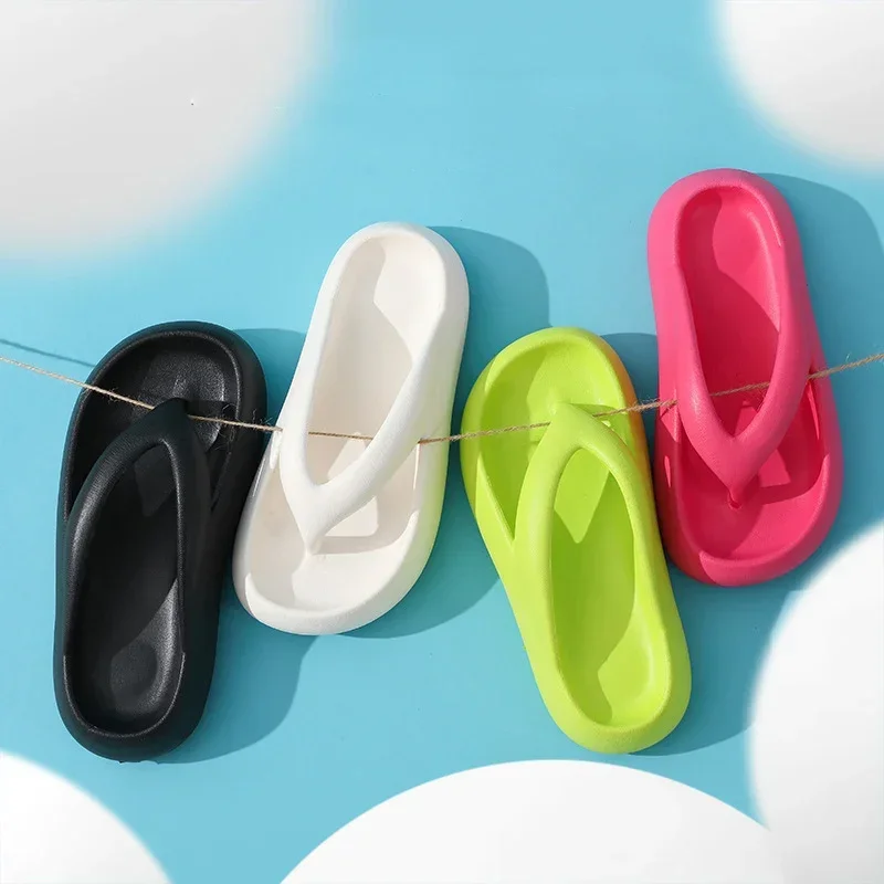 Chanclas de plataforma antideslizantes para mujer, sandalias de playa con Clip de Eva, zapatillas de fondo grueso para interiores y exteriores, gran oferta, novedad de 2023