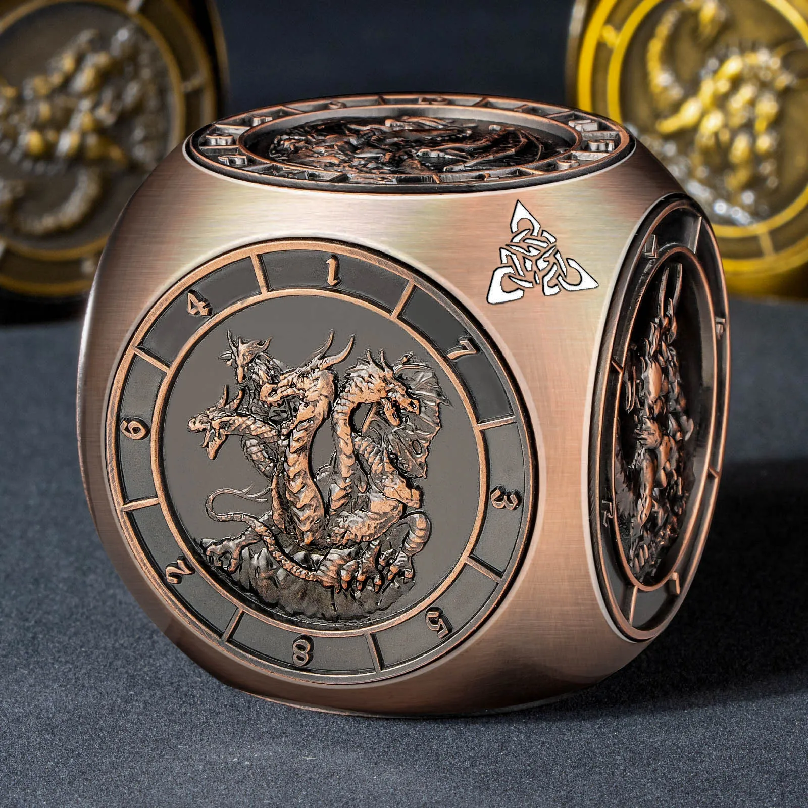 

Набор из 7 металлических кубиков для D&D (Dungeons & Dragons) с 3D-рельефом, уникальные кубики для ролевых игр в коробке