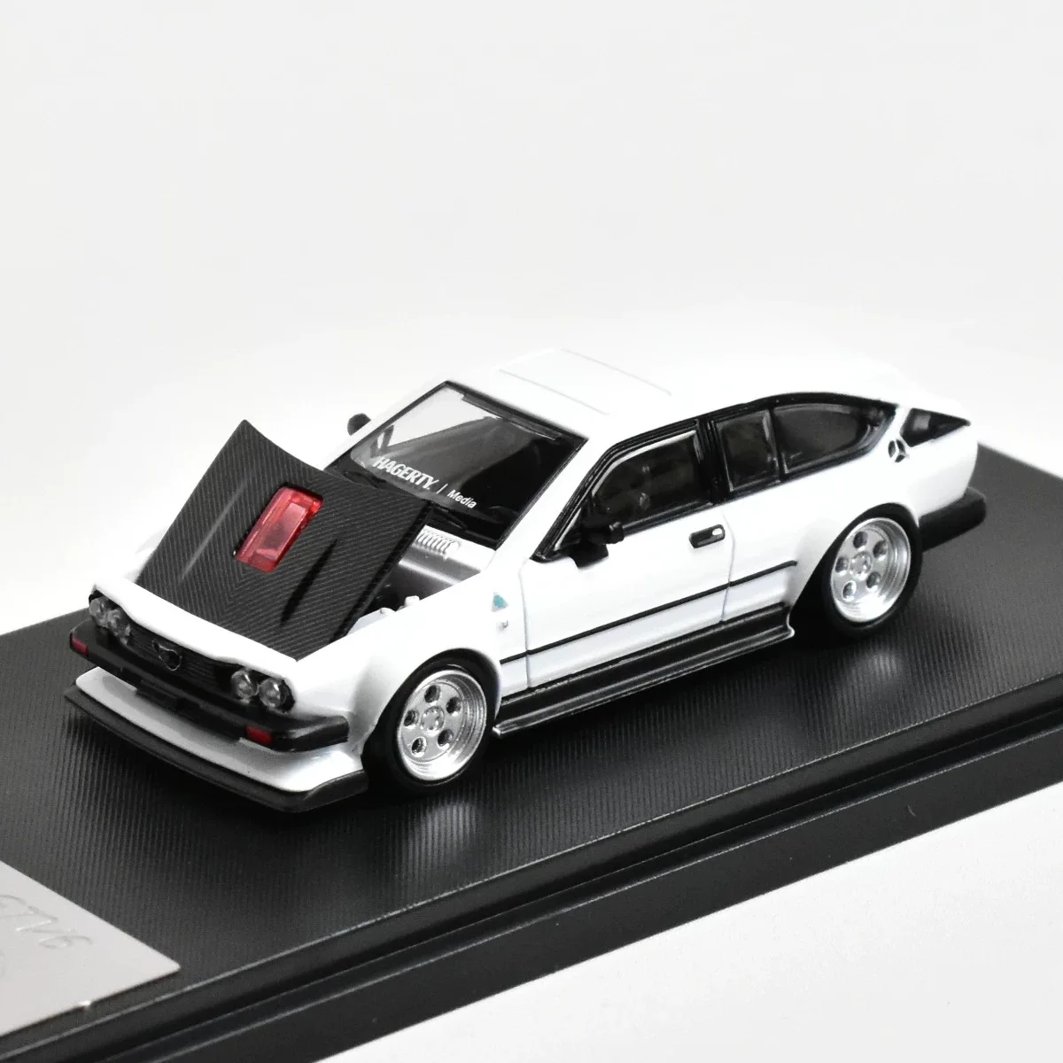

RM RhinoModel 1:64 Alfa Romeo GTV6 wide-body modified Alloy Open cover car model