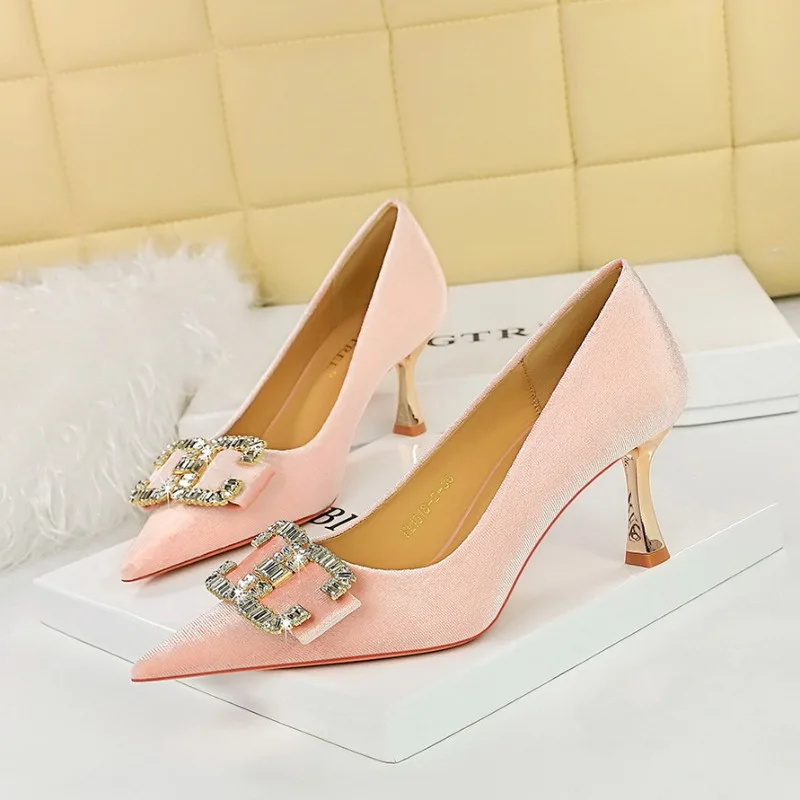 

7Cm Women's Pumps and Heels Luxury Velvet Temperament High Heels for Woman Pointed Rhinestone Bow Banquet Women's Shoes Tacones