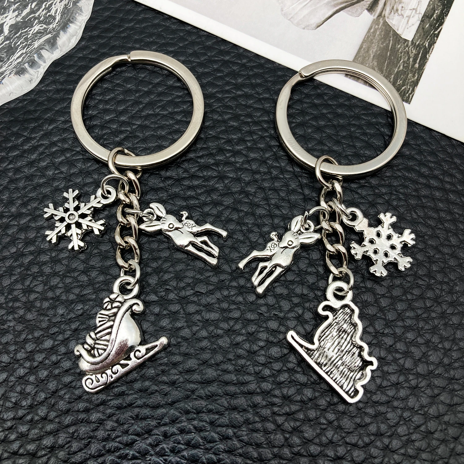عيد الميلاد المفاتيح، جديد 1 قطعة العتيقة الفضة لطيف الكرتون جرس الرنة ندفة الثلج المينا المفاتيح حلية. #5