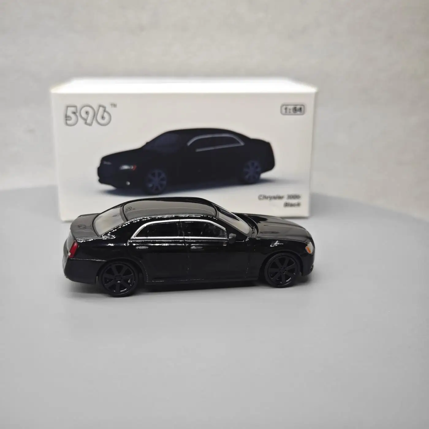 596 1:64 Chrysler 300c Nero Modello di auto avanzato da collezione