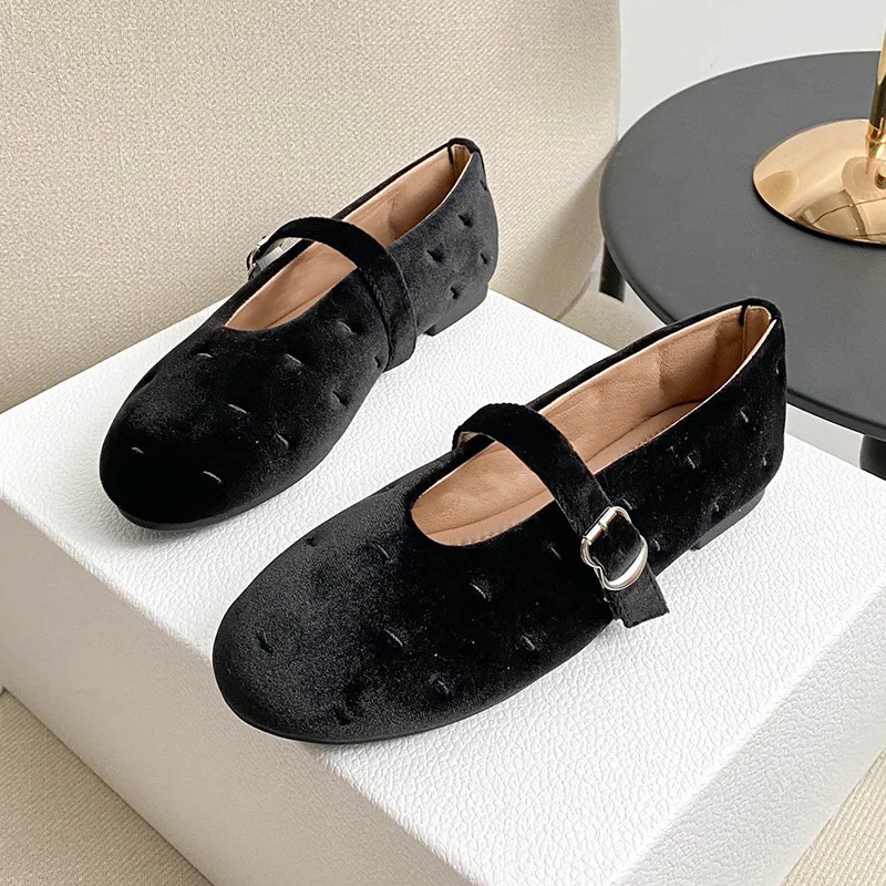 Red Velvet Buckle Strap Mary Janes Shoes Women Elegant Spring Autumn Flannel Flats Shoes Black Casual Ladies Shoes Footwear New