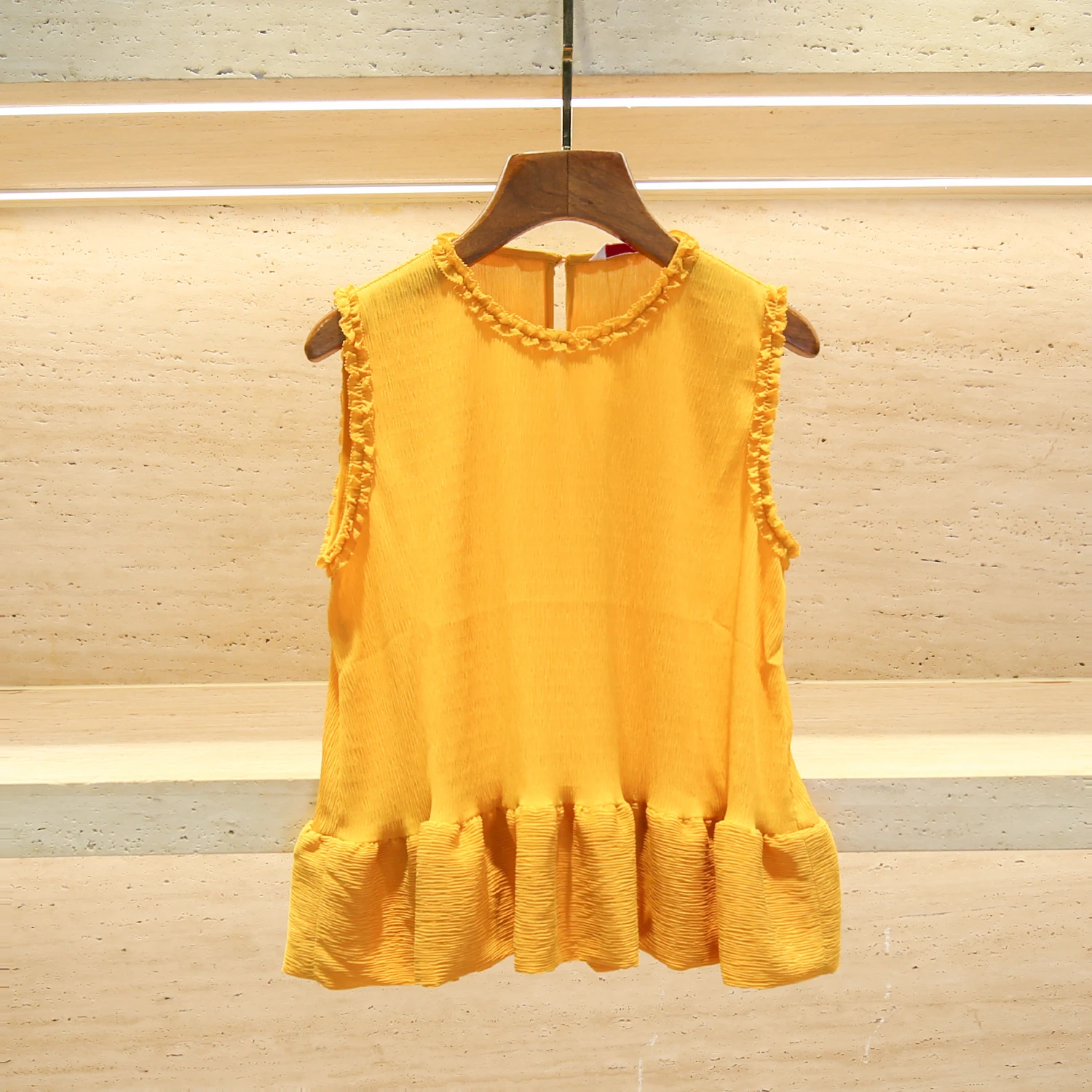 

High-End Summer Vaion Svel Vest Women's Top Wooden Ear Trendy ort Sle Pure Color Loose Fit Ladies Vest