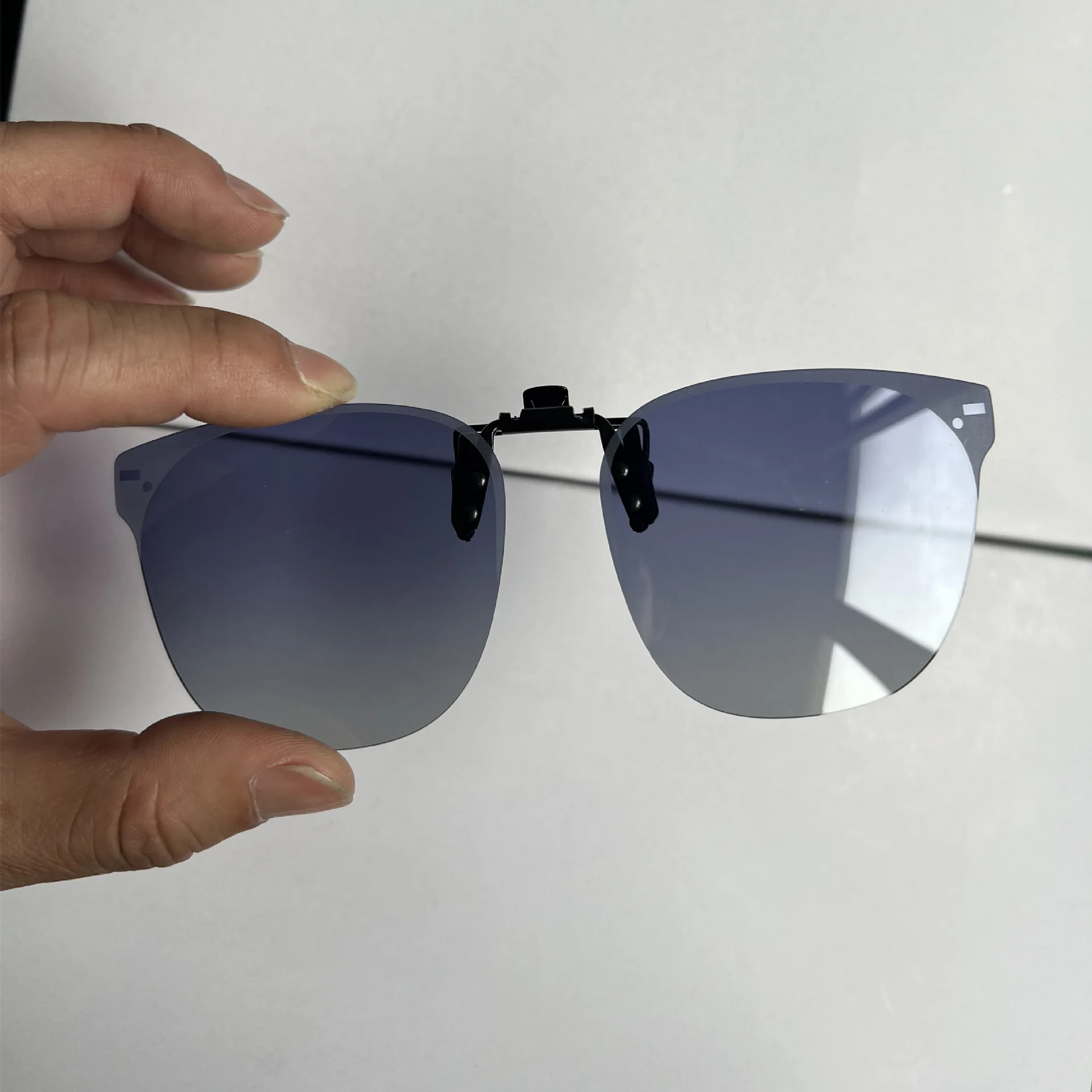 KLASSNUM Männer Clip Auf Sonnenbrille Polarisierte Flip up Gläser Frauen Gradienten Photochrome Anti UV400 Sonnenbrille Nachtsicht Brille – Detail 9