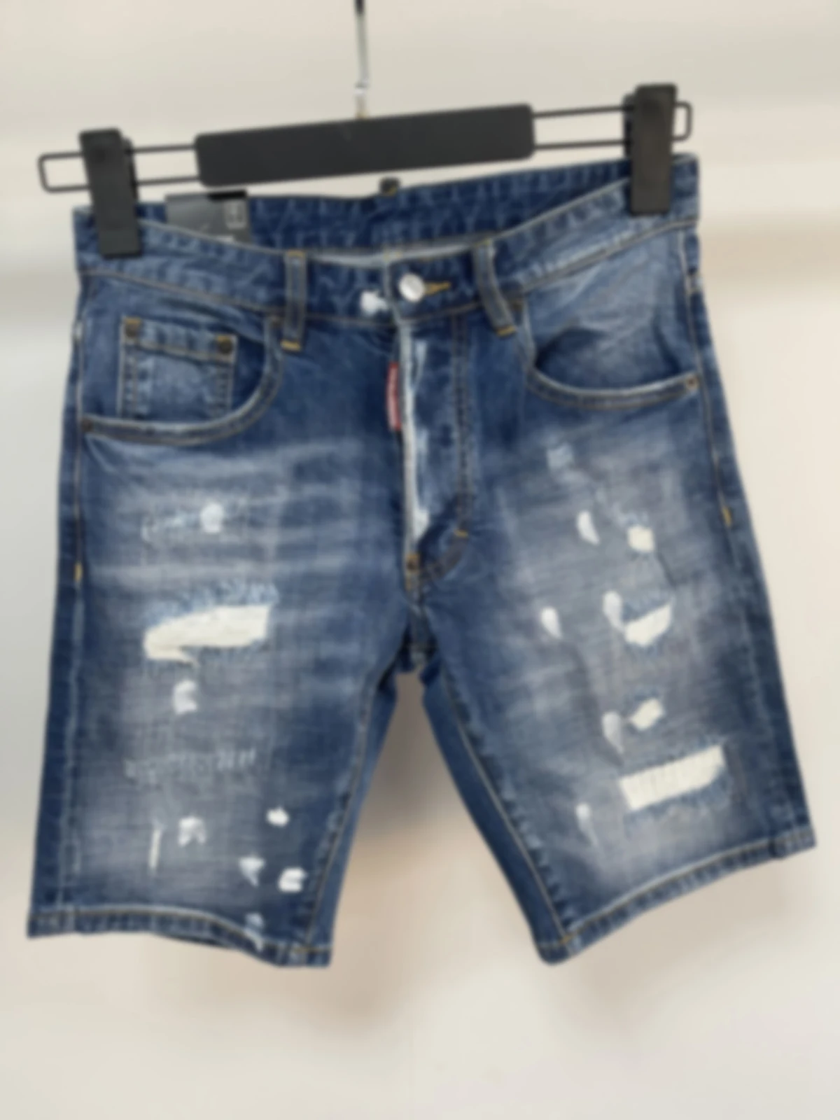 Spring and Summer 2025 New D2 Jeans Trendy Men's Washed Grinding Patch Paint Slim-fit Micro-elastic Denim Shorts Men's